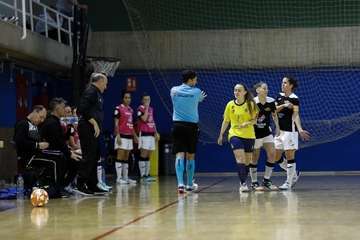 Una mala primera mitad condena al Teldeportivo/TA.